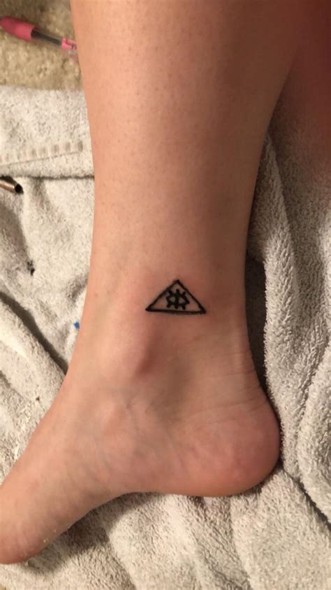 Minimalist Bill Cipher tattoo : r/gravityfalls