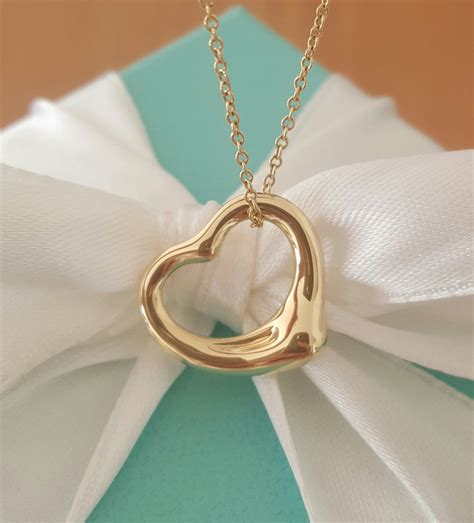 Buy Vintage Tiffany & Co. 18ct Yellow Gold Heart Pendant/Necklace ...