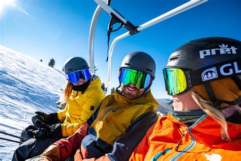 The Complete Guide to Ski Helmets - Courchevel.VIP