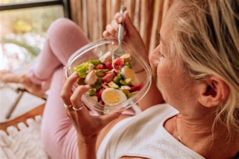 10 fantastic tips to help you ensure a balanced menopause diet