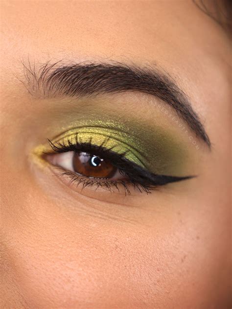 Green N Gold Eye Makeup | Makeupview.co