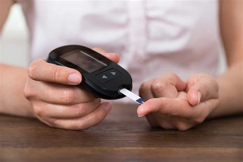 What Is A Glucometer: How It Works & How To Use It