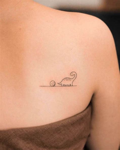 Discover 86+ little feminine tattoos - vova.edu.vn