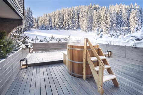 The Most Romantic Outdoor Hot Tubs for Your Winter Honeymoon