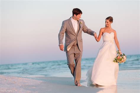 ERIN & CHRIS - ROSEMARY BEACH WEDDINGS - Modernmade Weddings