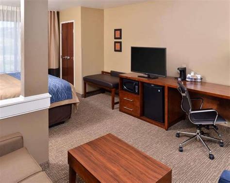 Comfort Inn & Suites Mandan - Bismarck, 1516 27th St NW, Mandan, ND ...