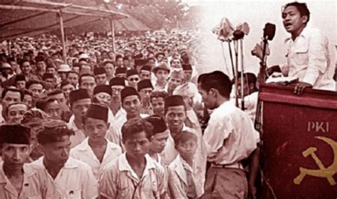 Presiden Protes Kampanye PKI 1965 yang Muat Gambar Dirinya - Koran ...