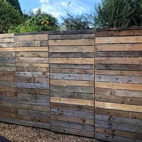 63 easy pallet fence ideas that give privacy – Artofit