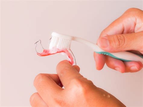 Cleaning Removable Orthodontic Appliances - Retainers, Invisalign