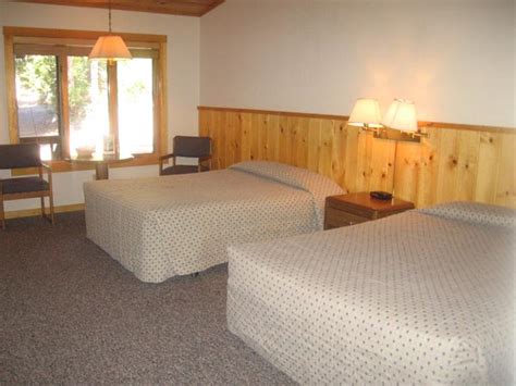 Pinecrest Lodging – Pinecrest Lake Resort