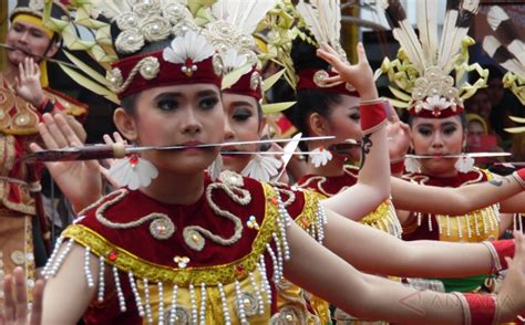 Yuk Kenali Budaya Suku Dayak di Kalimantan Tengah Melalui Festival Ini ...