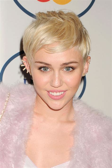 Top 48 image short hair miley cyrus - Thptnganamst.edu.vn