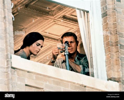 ALI MACGRAW & STEVE MCQUEEN THE GETAWAY (1972 Stock Photo, Royalty Free ...