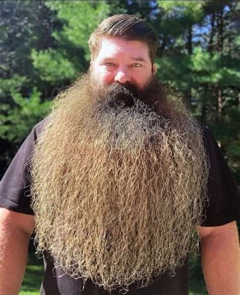 This monster of a beard. : r/AbsoluteUnits