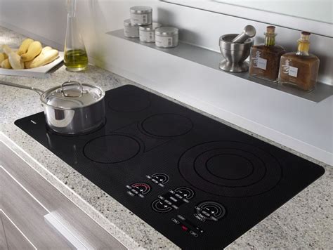 Wolf CT36EU 36 Inch Smoothtop Electric Cooktop with 5 Heating Elements ...