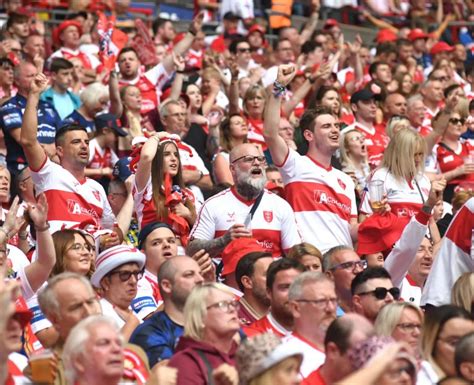 Incredible pictures of Hull KR fans during tense Challenge Cup final ...