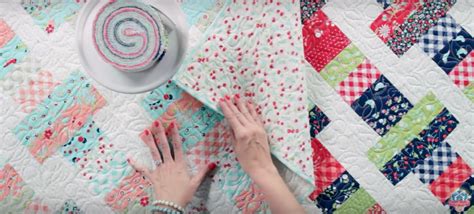 10 Jelly Roll Tutorials You Need To Try! | Jellyroll quilts, Beginner ...