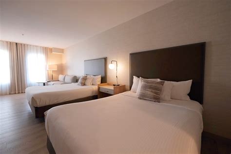 Deluxe Rooms - Triple Crown Casinos