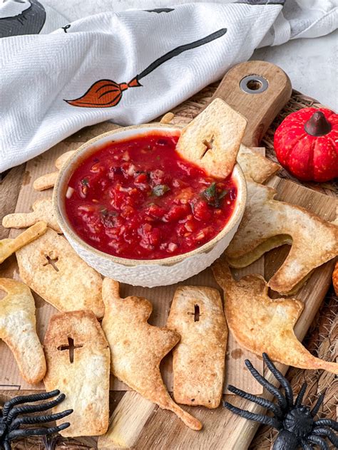 Halloween tortilla chips - CookingQueens