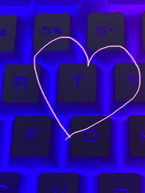 letter t keyboard heart