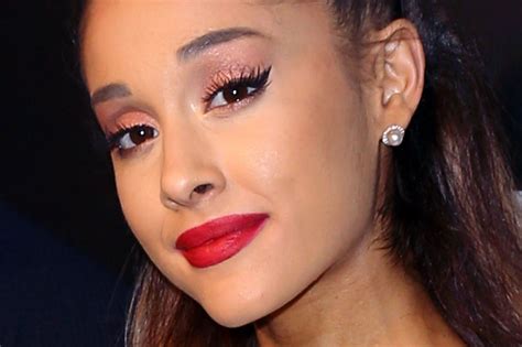 Ariana Grande Red Lips | Lipstutorial.org