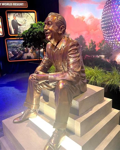 FIRST LOOK: Walt the Dreamer Statue on Display at D23 Expo Ahead of ...