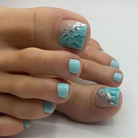 Popular Pedicure Colors 2024 - Mufi Tabina