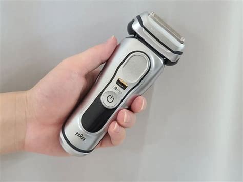 7 Best Electric Shavers For Sensitive Skin: Path To Flawless Shaves ...