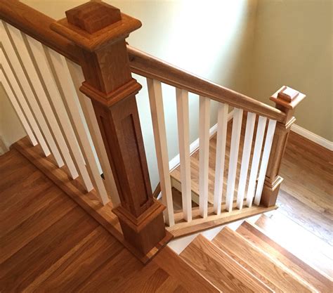 20+ Wooden Railing Designs For Stairs – DECOOMO