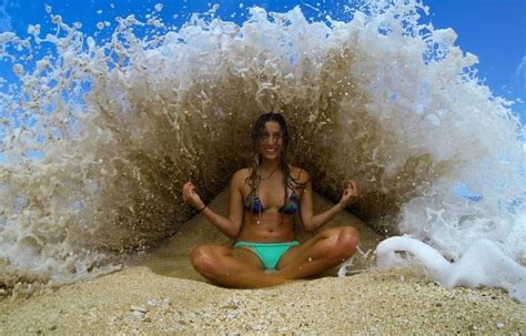 50 Perfectly Timed Photos That Will Make You Look Twice