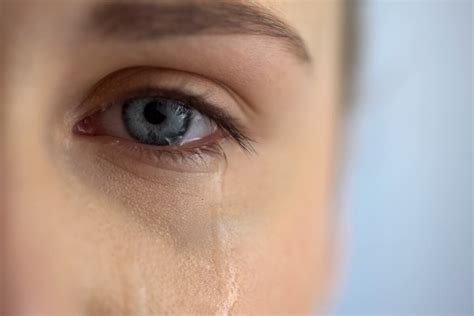 ¿Cómo afrontar el sufrimiento emocional? - La Mente es Maravillosa