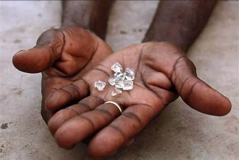 Four dead as Angolan police move against foreign diamond smugglers ...