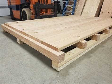 Custom heavy duty wooden skids and pallets — Wooden shipping crates ...