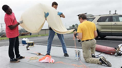 Weather Balloon Experiment Gets Newspaper's Attention - DePauw University