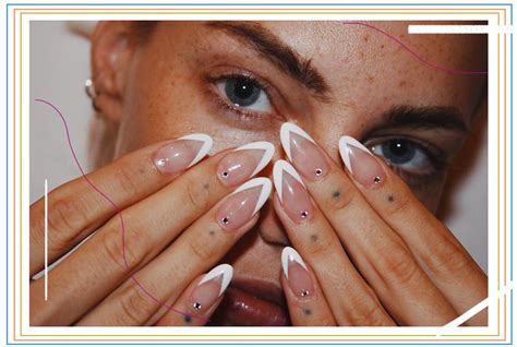 How to Remove Fake Nails Safely at Home - Glowsly