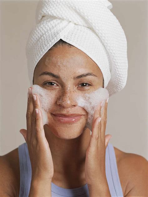 What's The Difference Between Face Wash And Face Cleanser?