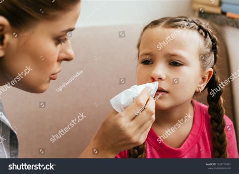 469 Nose Bleed Children Images, Stock Photos & Vectors | Shutterstock