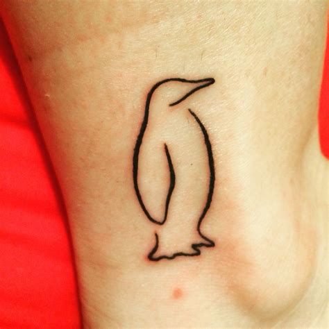 Penguin tattoo #simple | Penguin tattoo, Tiny tattoos for girls, Cute ...