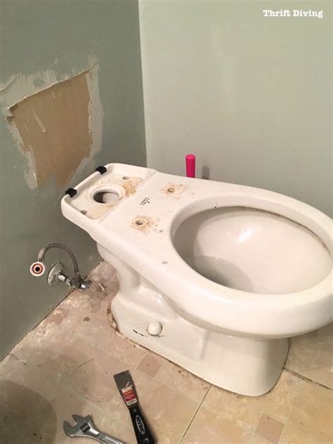 How to Remove an Old Toilet By Doing It Yourself!