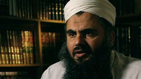 Abu Qatada speaking on Panorama in 2001 - BBC News