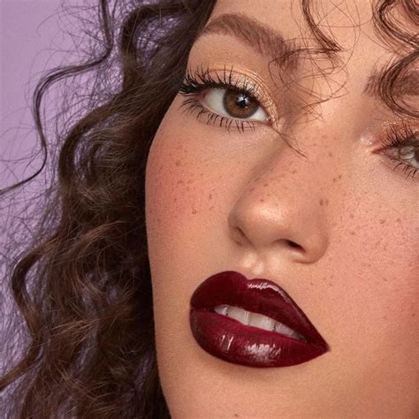 25 Ways to Wear the Burgundy Lipstick Trend