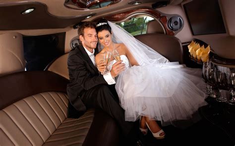 wedding-party-bus-limo - Roman Limousine