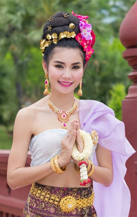 Thai Traditional Costume