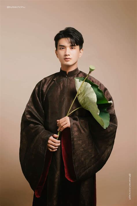 Lotus In Jade Well | Vietnam clothes, Vietnamese men, Vietnamese clothing