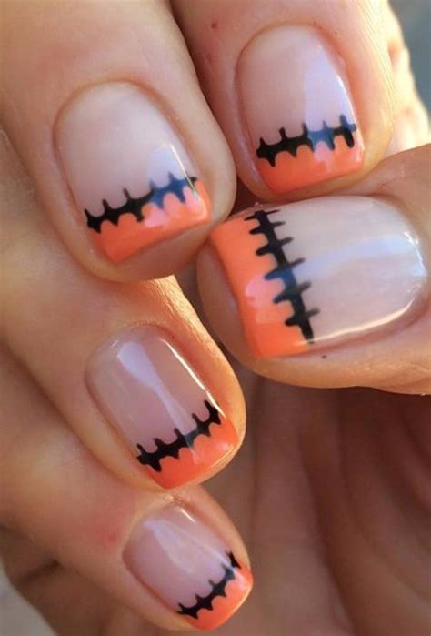 23 Scarily Easy Halloween Nail-Art Ideas | Halloween nail art easy ...