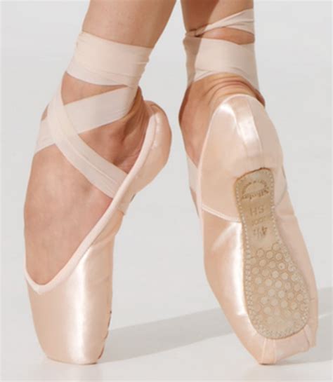 15 Best Pointe Shoe Brands For Beginners & Professionals - City Dance ...