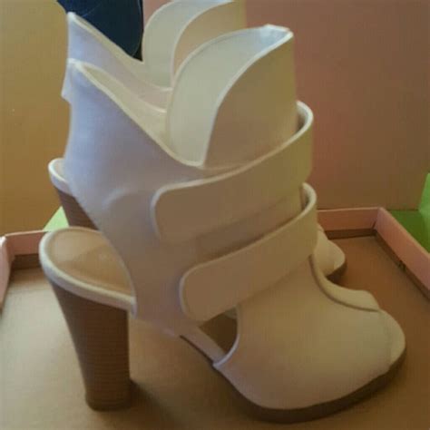 Wild Diva | Shoes | Natural Bootie Heels | Poshmark