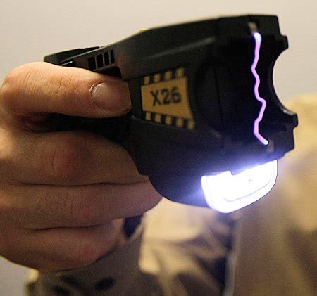 Taser Files: What happens to you when you’re Tasered? | Globalnews.ca