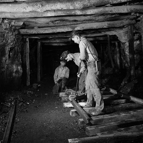 The Dangerous Lives of Pennsylvania Coal Miners Captured in Rare ...