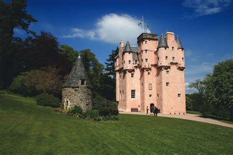 Project reveals lost defences of Scotland’s Disney castle at Craigievar